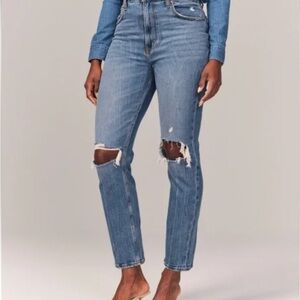 Abercrombie & Fitch Curve Love Ultra High Rise Ankle Straight Jean Size: 25L